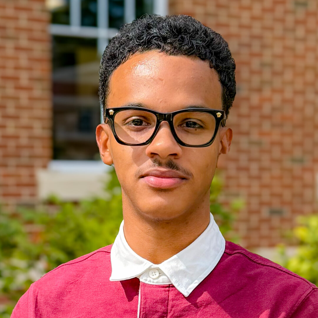 a headshot of Tevanie Powell